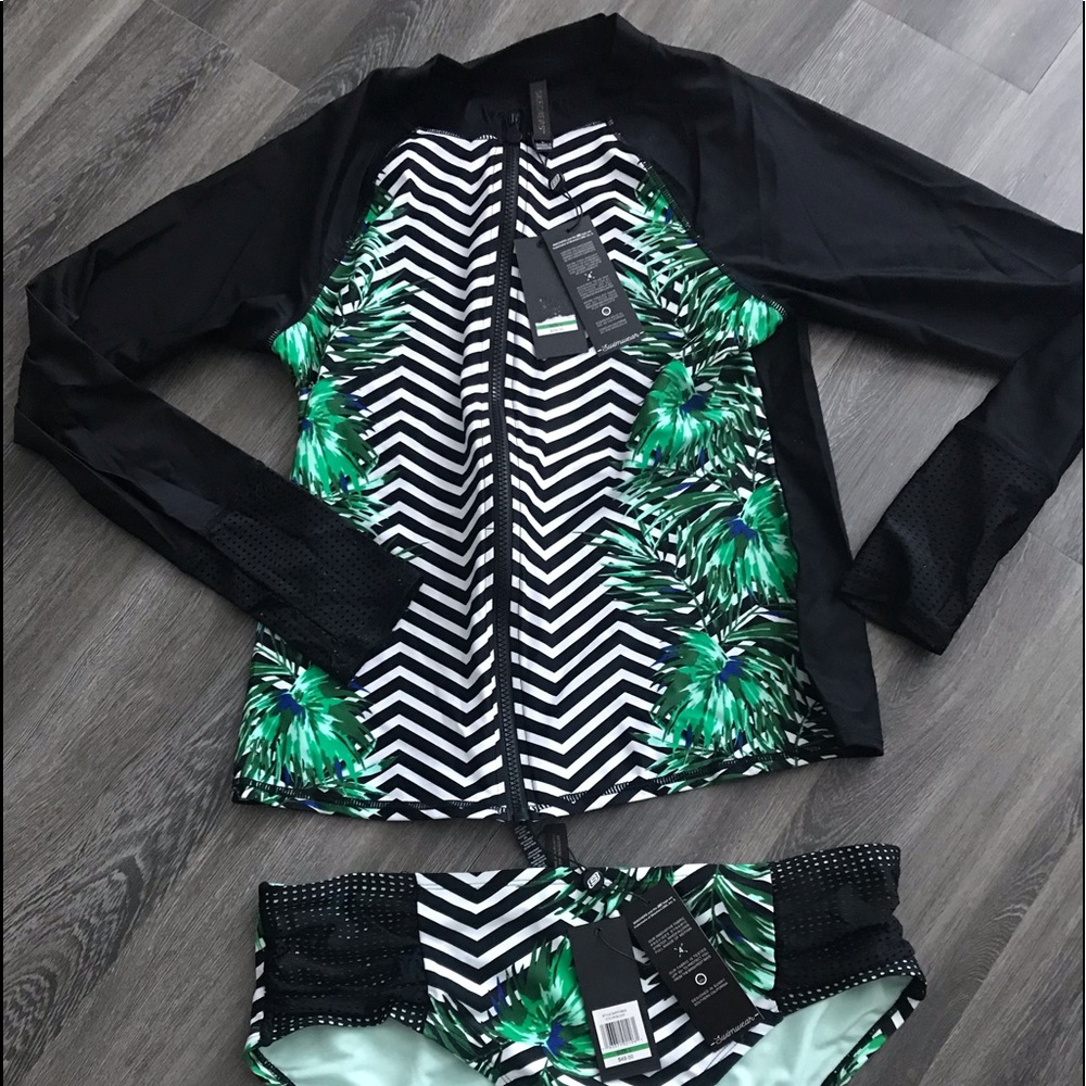 UPF 50+ swimwear 2 piece Skechers size L NWT